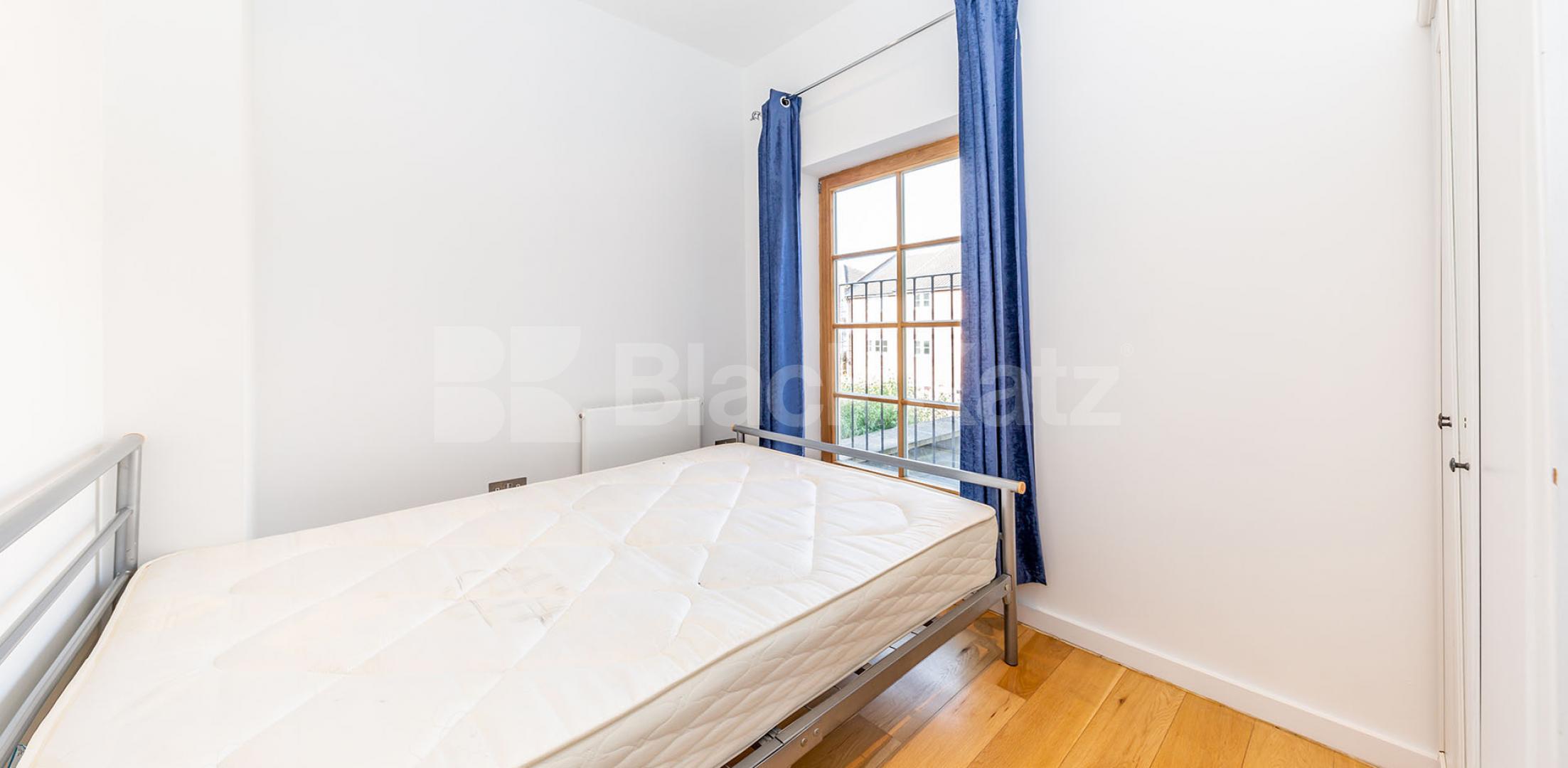 Stunning two bedroom with great space located in a great area Kingsdown Road, Holloway